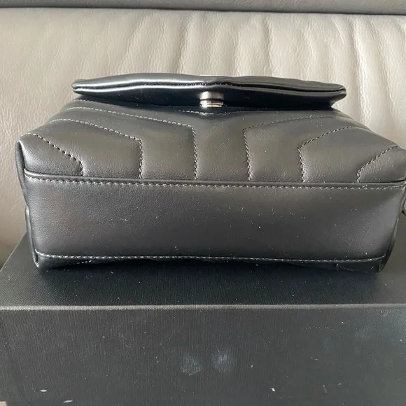 YSL Loulou Toy - Picture 6 of 14